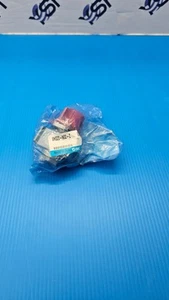 SMC VHS20-N02-Z Lockout Valve 3 Port 1/4" NPT - Picture 1 of 4