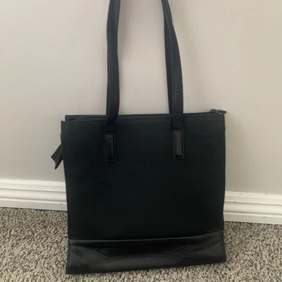 Tumi Briefcase Tote Bag 12x12x4. Durable Compartments Strap Included Used - Image 1 of 4