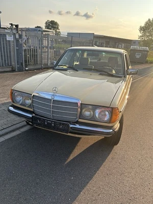 Mercedes W123  230E  Restauriert, H Kennzeichen - Bild 1 von 4