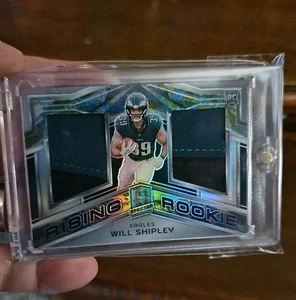 Panini Spectra 2024 - Rising Rookie Materials Will Shipley #RRM-WSY SSP 4/8 - Imagen 1 de 4