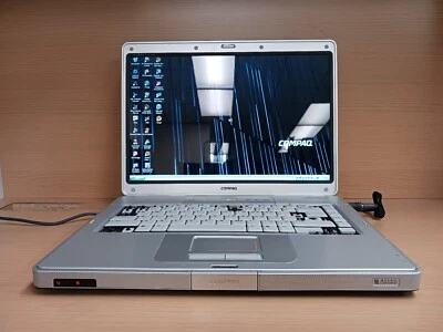 Portátil Compaq Presario C300 sin batería/cargador Intel Celeron, 2 GB RAM, 75 GB HD Foto 1 de 4