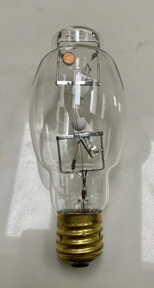 12 x GE Multi-Vapor Lamp 18104 - MVR175/HOR - 175 watt Metal Halide Light Bulb - Image 1 of 4