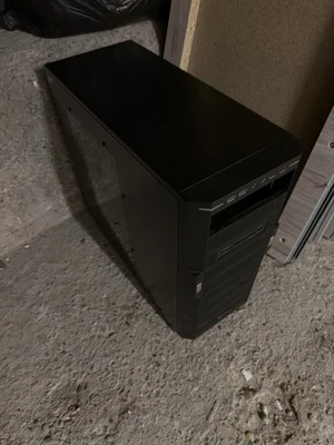 PC mit Motherboard und Laufwerk - Bild 1 von 2