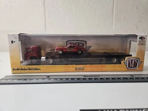 M2 Machines Auto-Haulers 1966 Ford C-600 & 1966 Ford Mustang Fastback 2 + 2 R21 - Picture 1 of 7