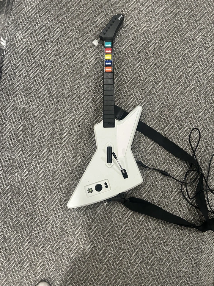 Guitarra Guitar Hero Xplorer Xbox 360 Rojo Octano Probado Funciona Muy bien Con Cable USB Foto 1 de 4