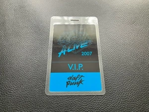 Rare Daft Punk Alive 2007 Tour All Access Pyramid Logo Backstage Badge Pass - Picture 1 of 2