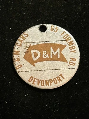 Devonport Tasmania 澳大利亚税币贸易汽车标签 D. & M. 汽车 — 第 1/2 张图片