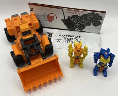 Экшн-фигурка Autobot Scoop 100% Complete Transformers Thrilling 30 2014 Hasbro - Изображение 1 из 4