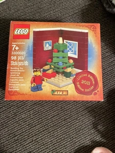 New Lego Limited Edition Christmas Holiday Tree Village 2011 Set 3300020 Sealed - Picture 1 of 2