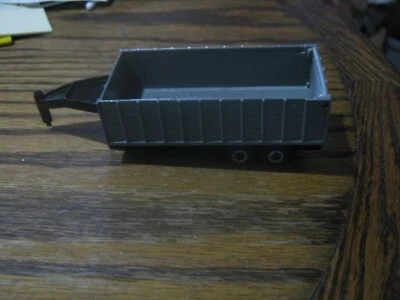 Ertl 1/64 Gooseneck Hydraulic Grain Dump Trailer black Die Cast farm toy tractor - Image 1 of 4