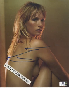 JANUAR JONES von VERRÜCKTEN MÄNNERN PERSÖNLICH SIGNIERT 8 X 10 FOTO GA COA GV753923 - Bild 1 von 2