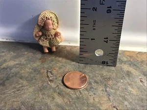 Miniature Rubber Doll House Baby Crocheted Bonnet Clothes - Picture 1 of 6