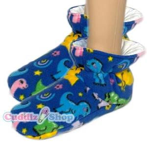 Cuddlz bunte blaue Dinosaurier Muster Fleece Erwachsenengröße gepolsterte Stiefeletten - Bild 1 von 1