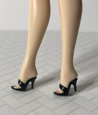 Sapatos Barbie estilo década de 1960 PRETO biqueira aberta MULES Mattel 1994 - Imagem 1 de 3