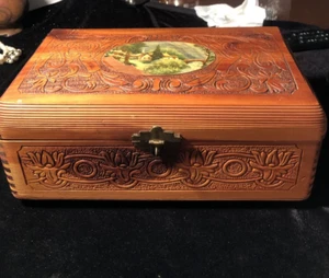 Vtg Wooden Dovetailed Carved Jewelry/Trinket Box 10-1/2" x 6" x 4-1/2" w/Mirror - Picture 1 of 12