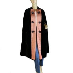 VINTAGE CA. 1960ER JAHRE SCHWARZER SAMT & SATIN KUPFER GEFÜTTERTER PONCHO/CAPE EINHEITSGRÖSSE - Bild 1 von 9