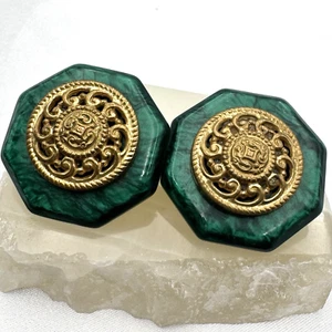 Vintage Emerald Green Lucite ? Clip On Earrings Gold Tone Medallion Domed Button - Picture 1 of 17