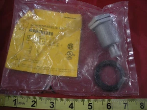 Turck Bi10U-MT30-AP6X-H1141 Proximity Sensor 1636240 Sn 10mm 10-30vdc 200mA New - Picture 1 of 3
