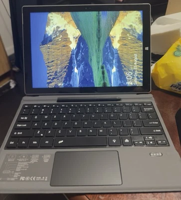 Surface Pro 3 Tablet Computers (1 x Core i3, 1 x Core i5) - image 1 of 4