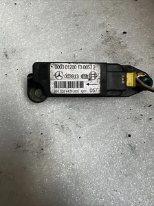 Mercedes C Class Electronic Control Module 0018204426 - Picture 1 of 6