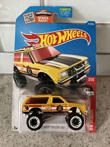 Hot Wheels Chevy Blazer 4X4 FIRE CHIEF YELLOW 3/10 HW Rescue 2016 MATTEL 213/250 - Picture 1 of 5