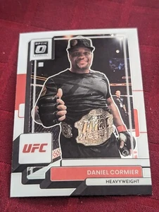 Daniel Cormier 2023 Panini Donruss Optic UFC MMA Card Base #60 - Bild 1 von 2