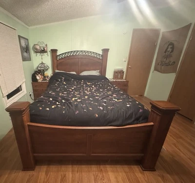 Ashley Furniture Bedroom Set Queen - Image 1 of 3