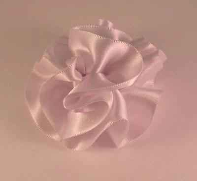 Prendedor grande de solapa de flores con volantes Boutonniere - ¡Colores surtidos para elegir!  Foto 1 de 3