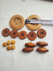 Vintage Variety Of Bottons Wood, Shell, Metal And Plastic S,M,L - Picture 1 of 7