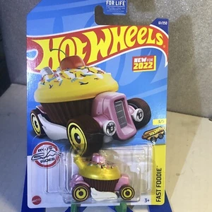 Hot Wheels Sweet Driver Fast Foodie 61 3/5 Ryus Rides Pink And Yellow - Picture 1 of 6