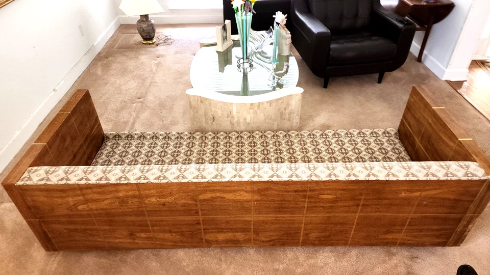 Sofá Milo Baughman Vintage Años 70 Años 80 Borde de Latón por todas partes incluso la parte posterior terminada Foto 1 de 4