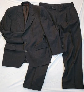 Jos A. Bank Men’s 2-Piece Wool Suit 42R Jacket 30.5 Inseam Pants Gray Pinstripe - Picture 1 of 9