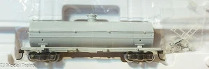 Atlas HO #20002634 / 11,000 Gal Tank Car ( Undecorated with/Out Platform ) - Picture 1 of 1