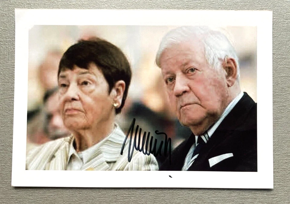 HELMUT SCHMIDT (†2015) 5. Bundeskanzler BRD signed Foto 10x15 Autogramm - Bild 1 von 1