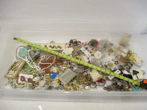 Costume JEWELRY Lot 5-1/2 POUNDS Some Wear Repair Crafting Mixed Scrap Junk - Picture 1 of 24