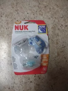 Chupetes de ortodoncia NUK que brillan en la oscuridad paquete de valor de silicona libre de BPA - Imagen 1 de 5