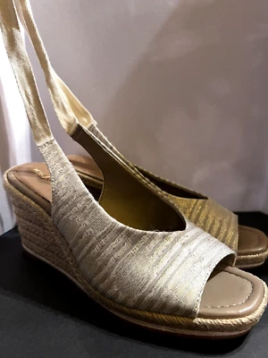 NUEVO CON ETIQUETAS Enzo Angiolini Cuerda de Cuña Dorada Borde Cordones Cruzados Talla 6M Foto 1 de 4