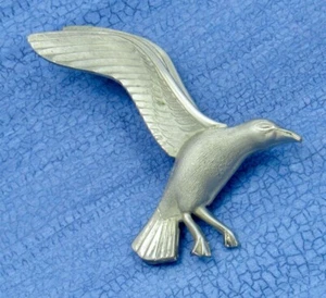 Vintage Giovanni Silver Tone Bird Seagull in Flight Pin Brooch - Picture 1 of 7