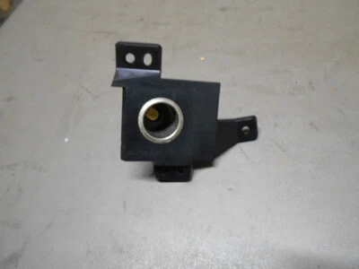 98 1998 Ford Explorer 4 Door Eddie Bauer Center Console Mounted AUX Power Outlet Foto 1 de 3