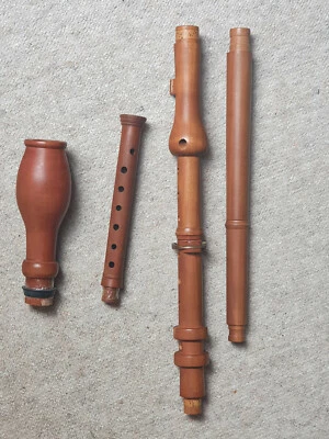 Bonitos repuestos vintage de instrumentos de viento de madera (clarinete hautboy, etc.) Foto 1 de 4