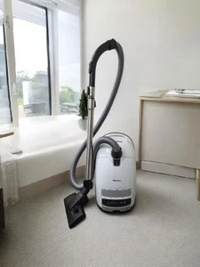 Miele Corded Bagged Powerful Canister Vacuum Cleaner - Imagen 1 de 13
