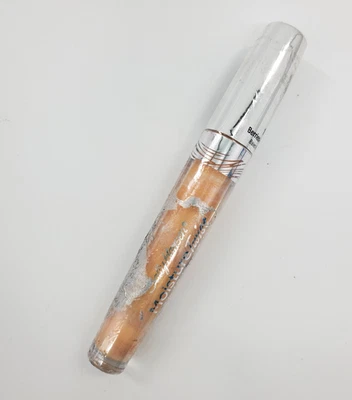 Sally Hansen Moisture Twist 2 en 1 imprimación y brillo de labios de color #10 Berries n Cream Foto 1 de 4