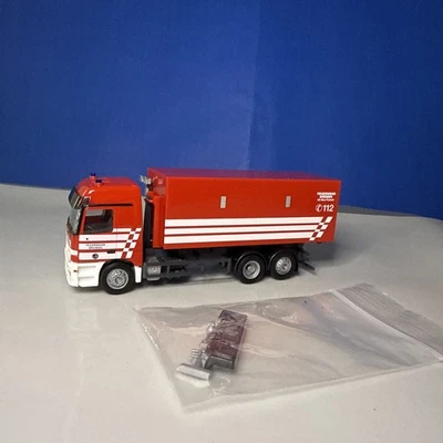 Contenedor Herpa escala HO 1:87 Mercedes German Feuerwehr Bremen Departamento de Bomberos Foto 1 de 4