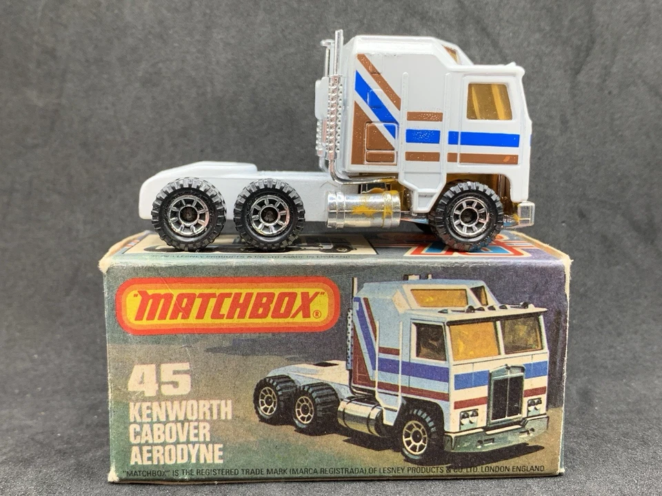 Matchbox Superfast MB45-C1: Kenworth Cabover Aerodyne in type L box - Image 1 of 4