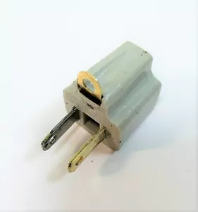 Eagle 419GY ERDUNGSADAPTER 15A 125V 2-polig auf 3-polig polarisiert auf Erdung - Bild 1 von 5