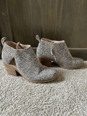 Ковбойские сапоги TOMS Lea Macademia Mini в горошек на каблуке 7,5 - Изображение 1 из 4