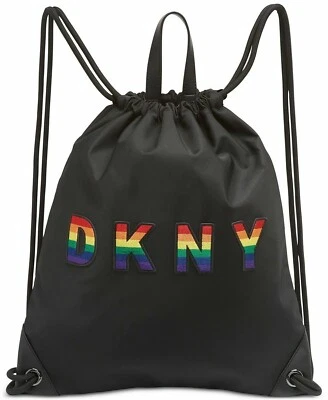 DKNY Pride 压花标志 抽绳 背包 斜挎包 黑色 MSRP $148 全新 — 第 1/4 张图片