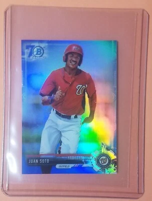 Bowman Chrome Mini Juan Soto Blue Refractor 28/70 2017 Foto 1 de 2