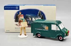 XMAS GIFTS ON THE GO 56.55035 Dept 56 SNOW VILLAGE Box DELIVERY TRUCK & GUY MAN - Picture 1 of 11