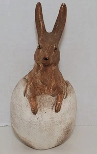 Statuina ceramica coniglietto marrone coniglietto che cova da uovo decorazione pasquale primavera - Foto 1 di 12